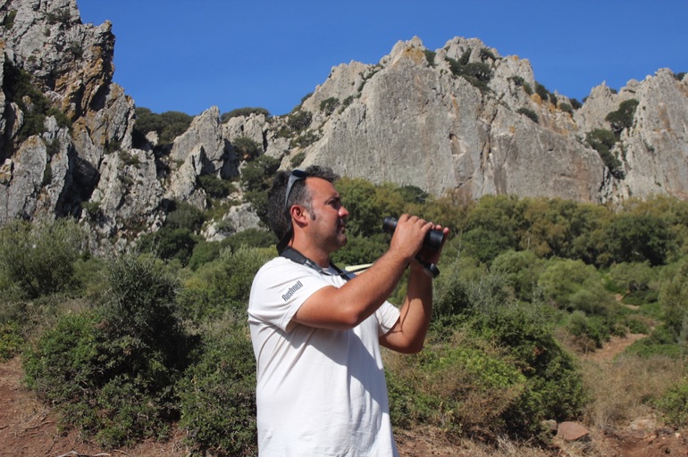 Manuel Morales below La Zarga cliffs in the Sierra de la Plata